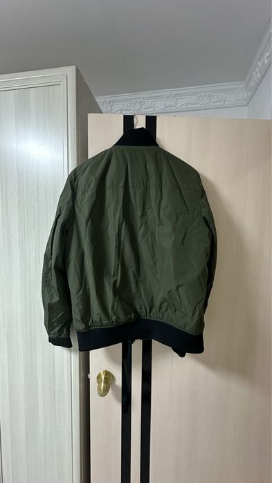 Продам бомбер унисекс