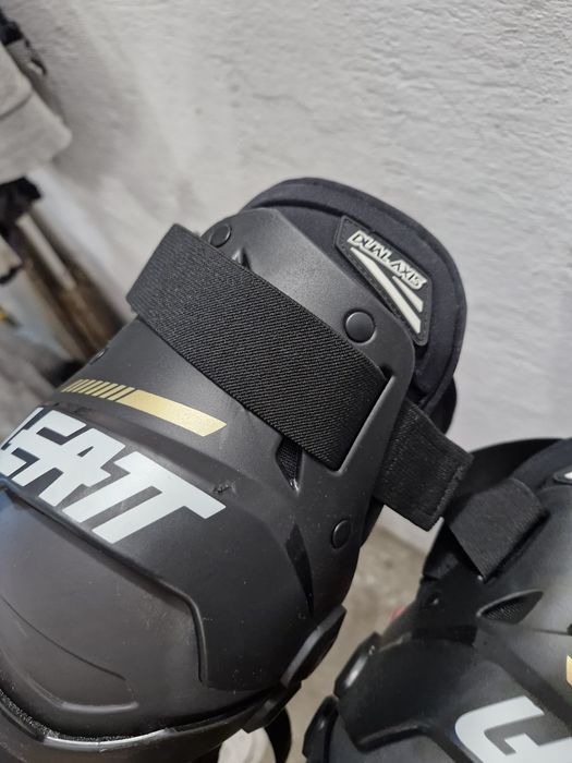 Наколенки Dual Axis Black