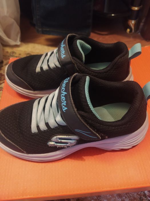 Продам кроссовки детские