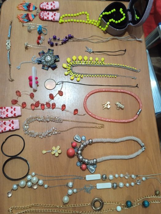 Бижутерии разные