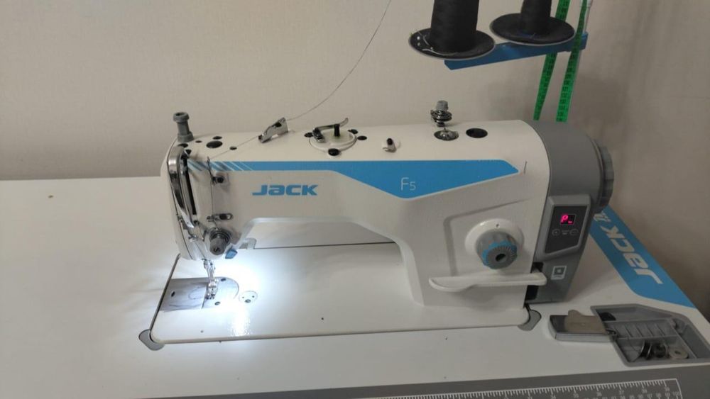 Швейная машина Jack F5
