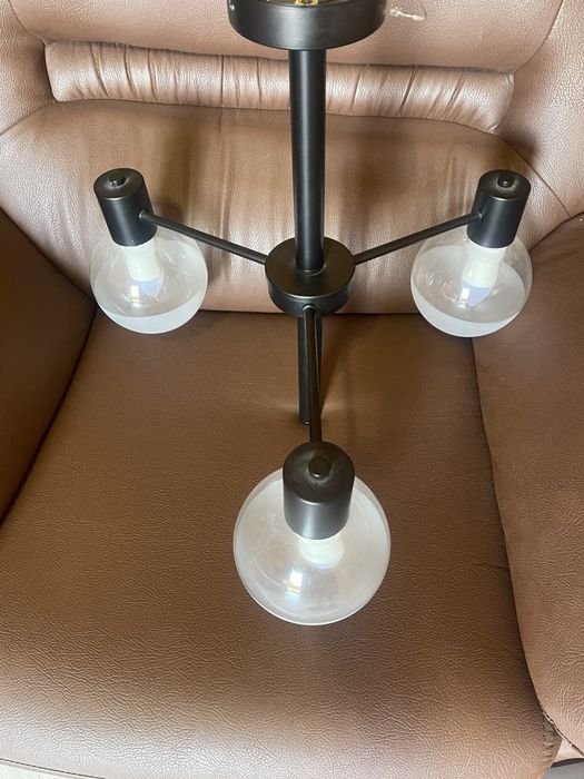 Люстра трехрожковая