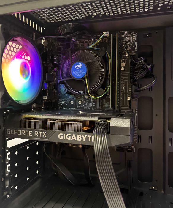 Геймърски компютър Intel Core i5 10400F, RTX 3060 12GB, 16GB ram