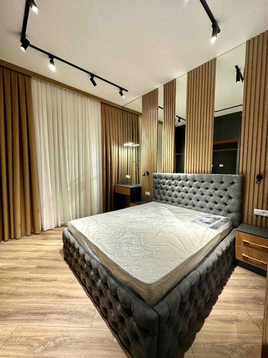 Срочно ! Сдам 2х комнатную кв-ру 2\3\4 на Айбек  ор-р Шохмедцентер  Р7