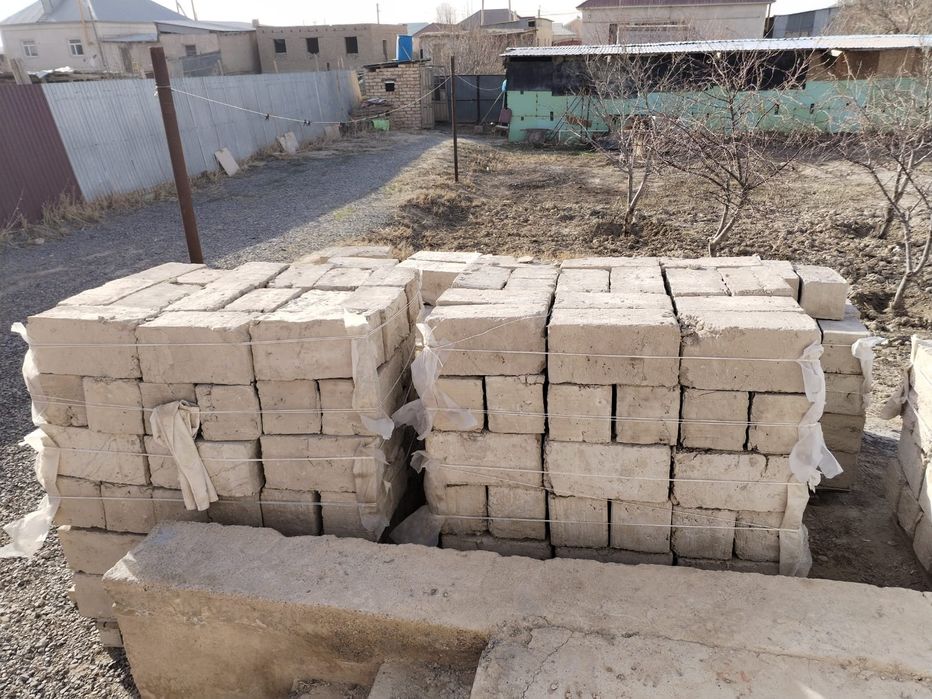 Кирпич пескоблок продам