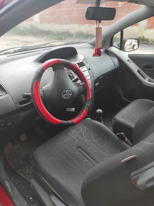 Продавам Тойота Ярис 2009 в много добро състояние