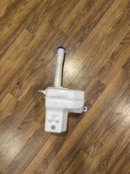 Бачок омывателя на Kia Cerato