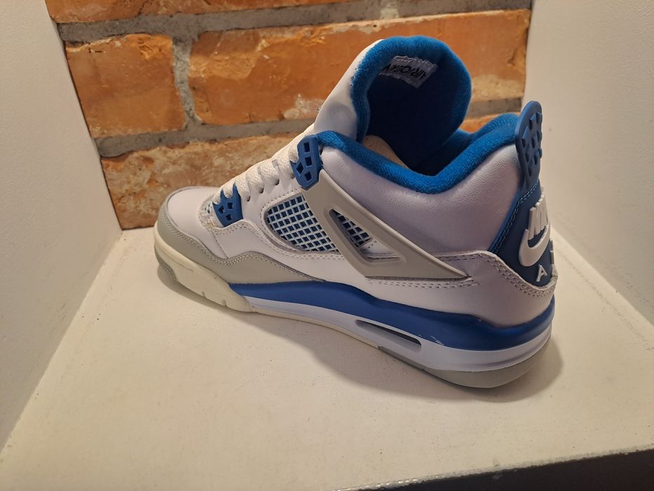 Air Jordan 4 Retro Military Blue