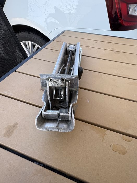 Vand cric original Audi A4