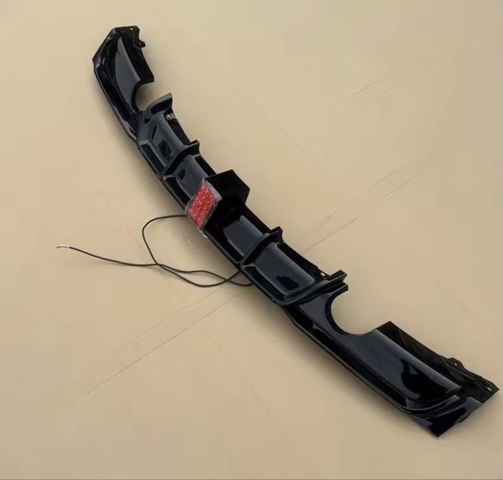 Difuzor ornament evacuare bara spate  BMW F30 F31 Tobe 335d 335i style