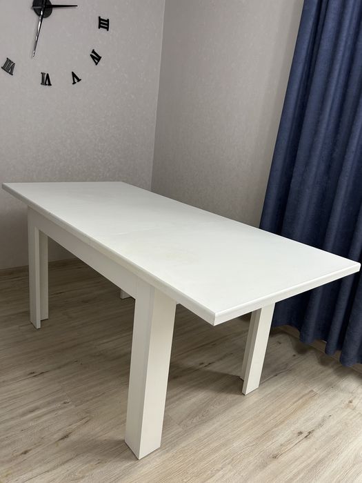 белый раздвижной стол