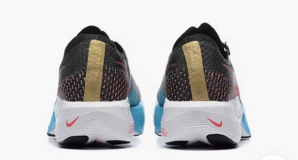 Продавам нови мъжки маратонки Nike Zoom Vaporfly next 3 black blue