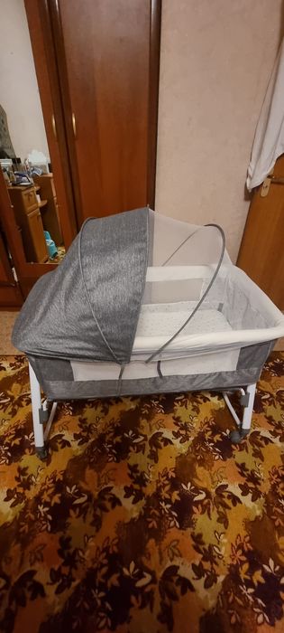 Детская манеж с маятником