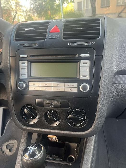 Продавам VW Golf 5