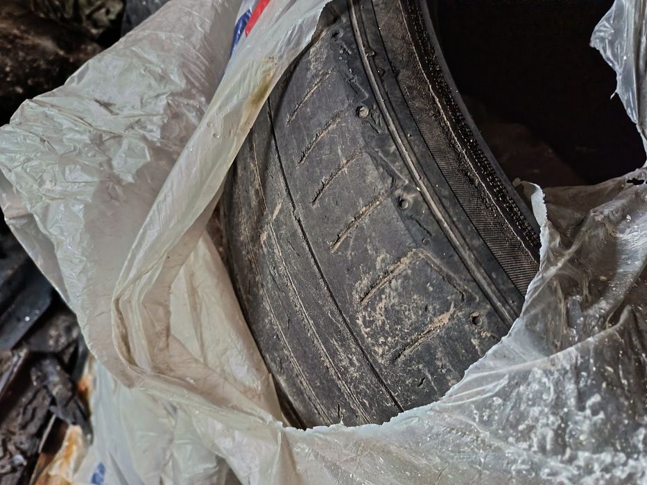 Автошины летние 245/45 R19