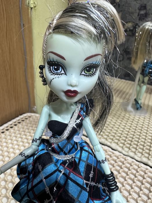 Продам куклу монстр  хай!