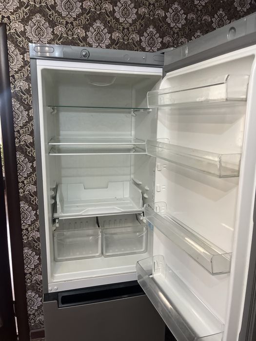 Холодильник indesit