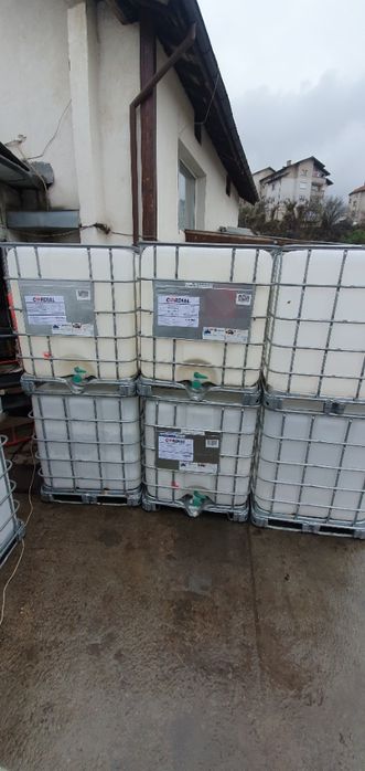пластмасови цистерни / бидони -1000л с Безплатна доставка