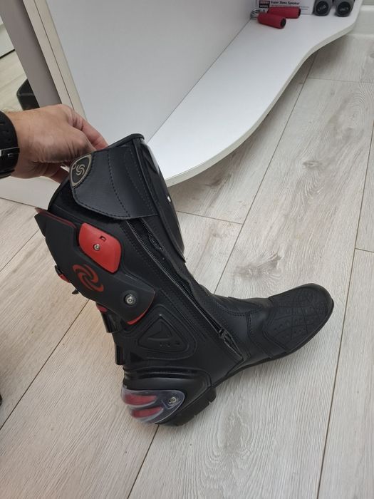 Продам мото боты новые