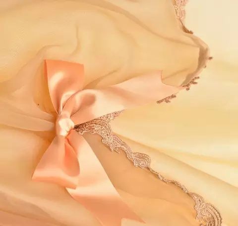 Рокля на Бел + Подарък корона! Аксесоари, кринолин, перука!