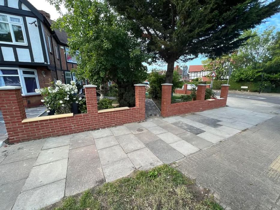 * Construcții & Renovări Complete