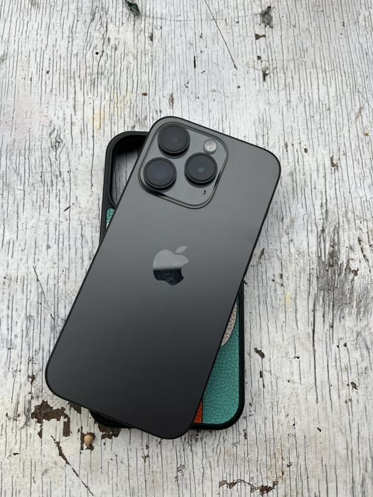 iPhone 15 pro черный