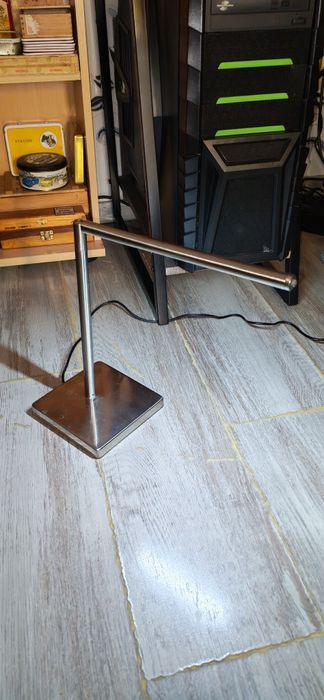 Lampă led pentru birou din metal