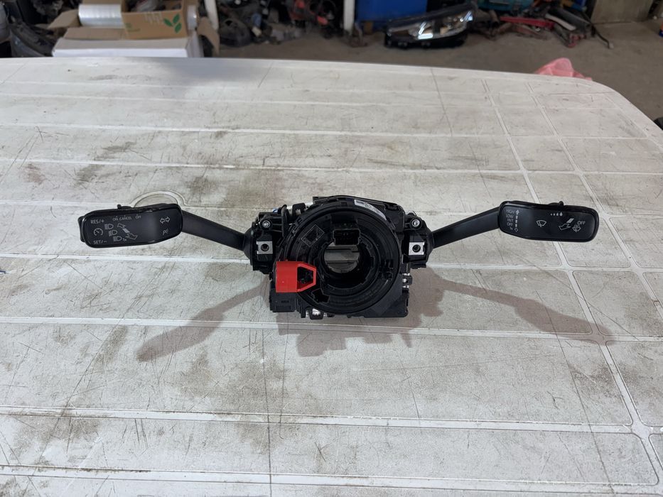 spira volan vw golf 8