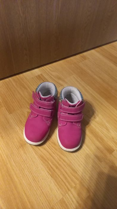 Ghete roz marimea 25