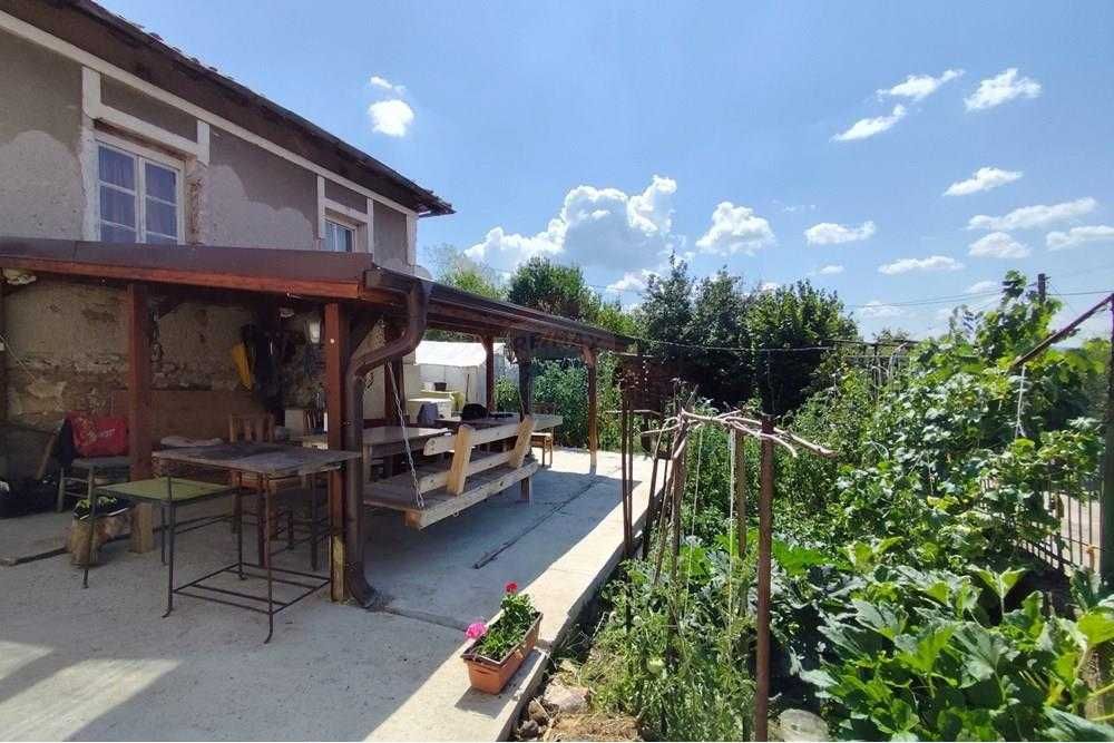 Продава се Къща в с. Слаковци, Област Перник - 110 кв.м за 491 €/кв.м - Снимка #3