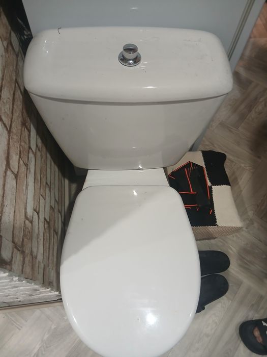 продам унитаз.  .