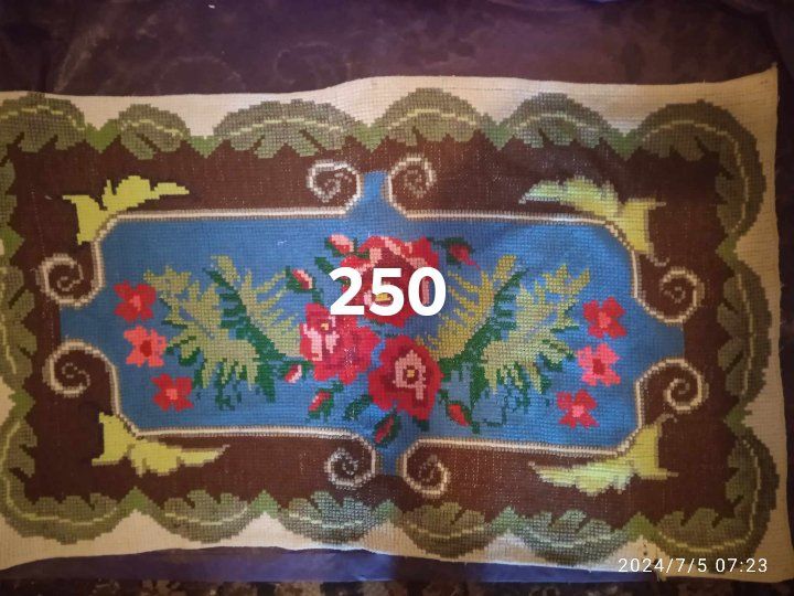 Țesături lucrate manual