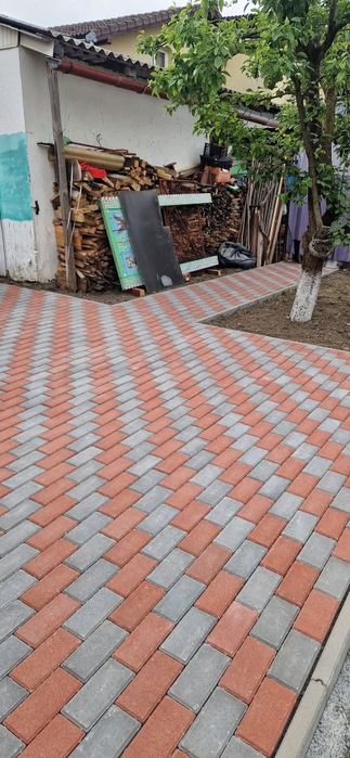 Montam pavaje borduri