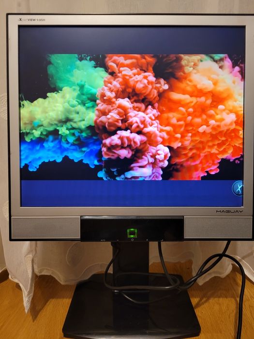 Lot 3 monitoare LCD,LG 17",Fujitsu Siemens 19",Maguay 19"