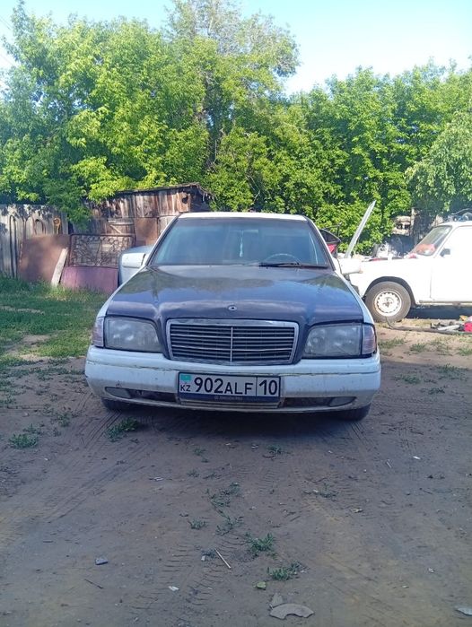 Автомобиль Мерседес c200