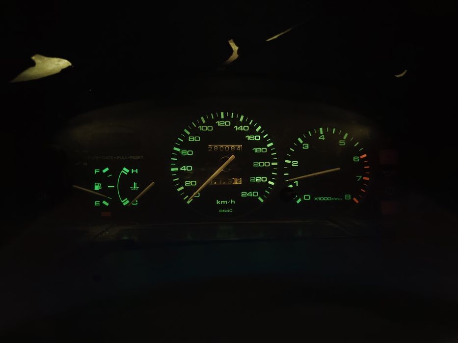 Мазда 323ф на части