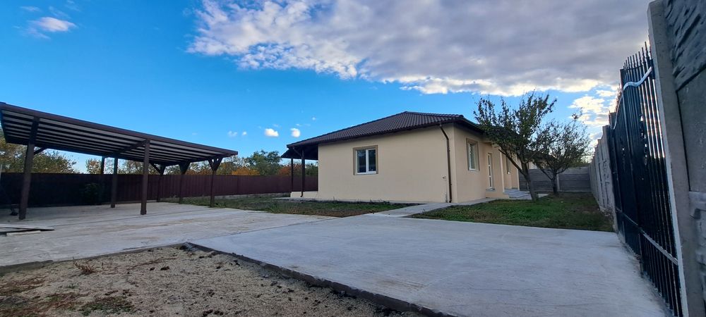 Vand casa individuala