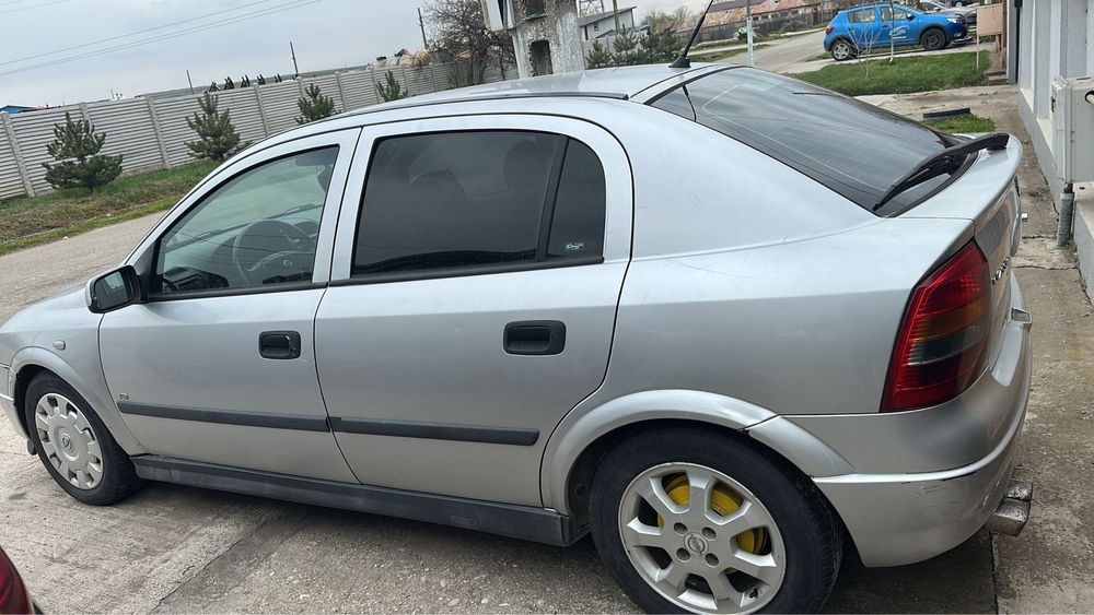 Vand Opel Astra G cu turbina defecta