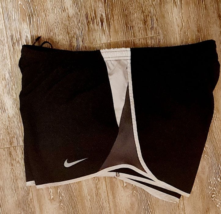 Pantaloni scurți dana Nike