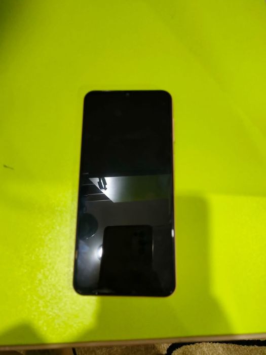 Телефон  очень хороший  по низкой цене, он у меня всегда 3 месяца