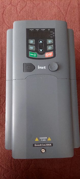 Частотник 11 квт дан 15 квт гача 380 волт,янги,4 соат ишлаган.