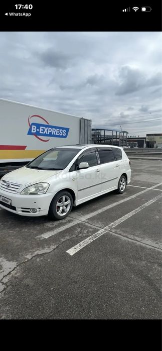 Продам машину Toyota Ipsum 2003 года