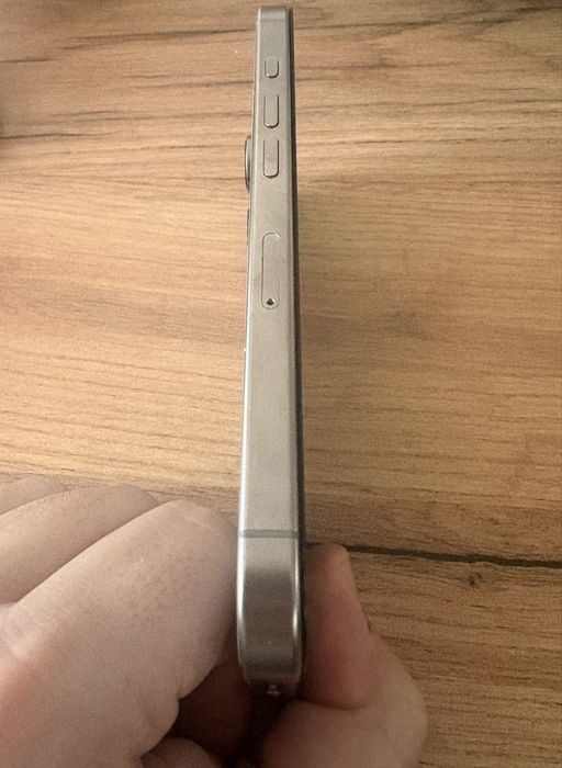 Iphone 16 pro 128gb Titanium - гаранция Vivacom до 12.12.2027