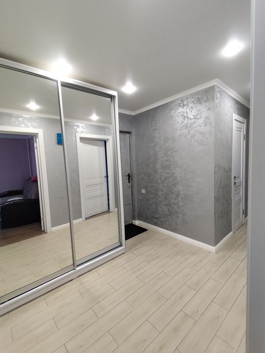 Продам 4х ком квартиру в центре города.