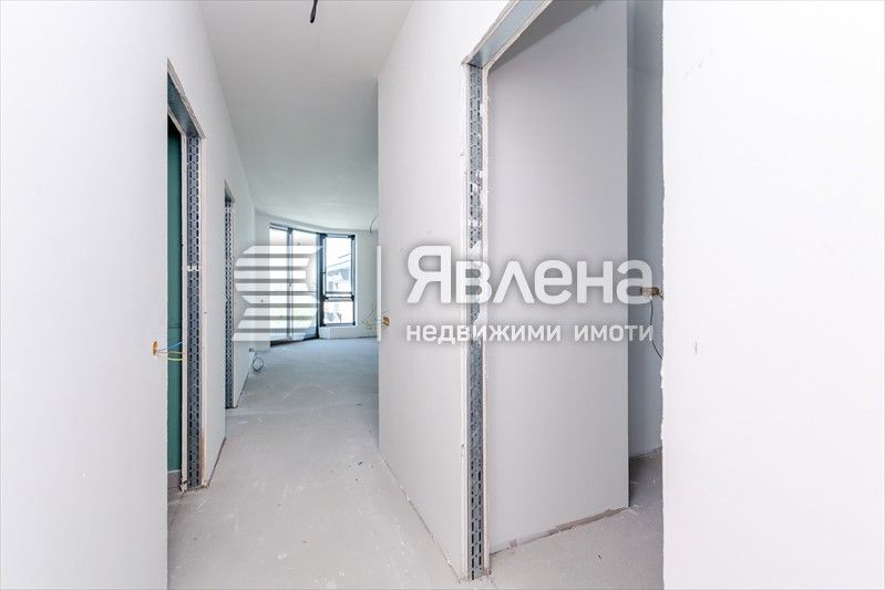 Продава 3-Стаен в Кръстова Вада