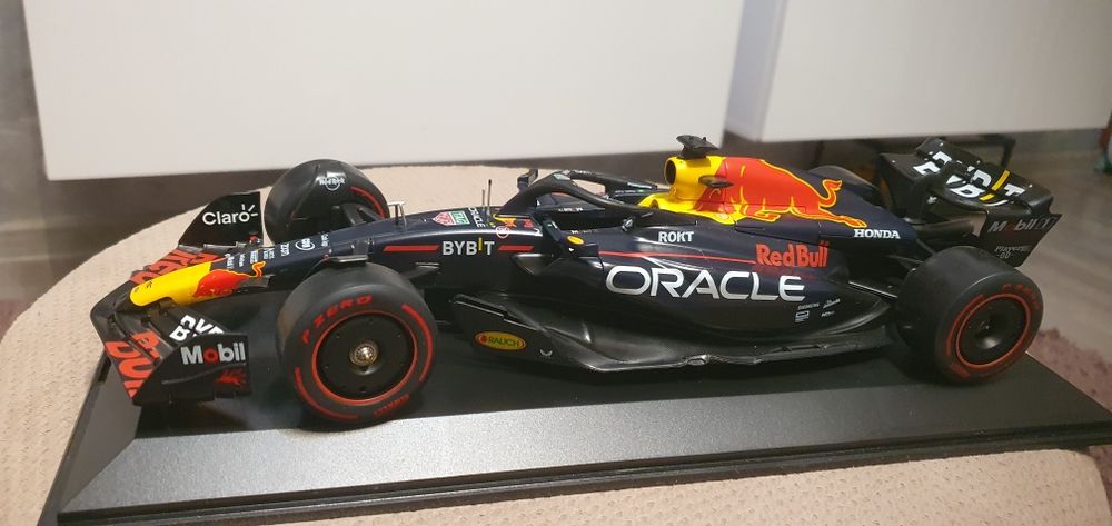 Macheta f1 Aston-Martin 2023 redbull  sc  1:18