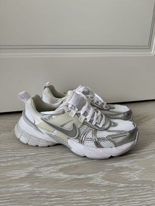 Продам кроссовки