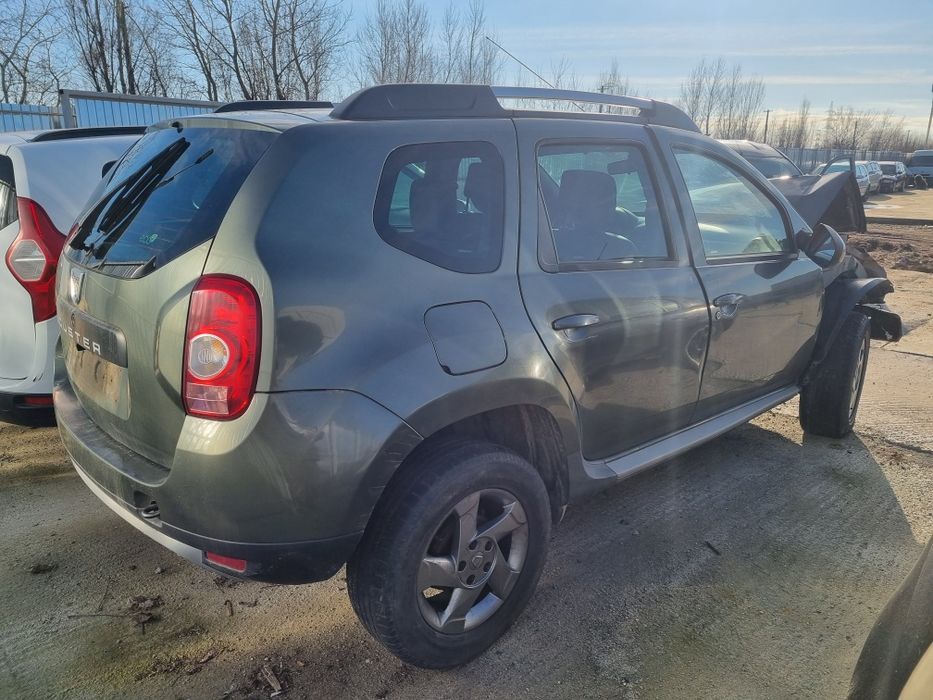 Dacia Duster avariat lovit