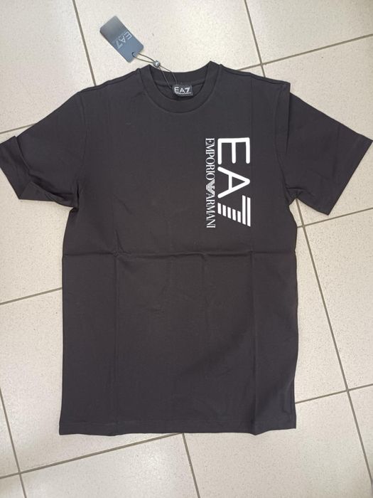 Къси тениски: Емпорио Амрани!