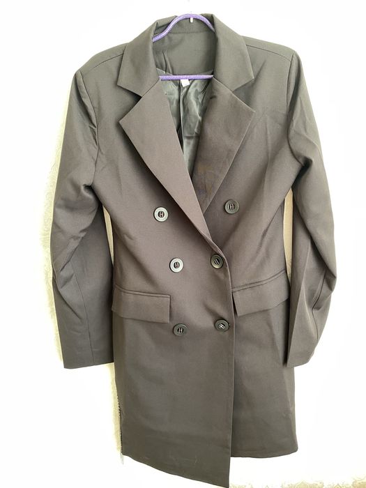 Продам весенние платья